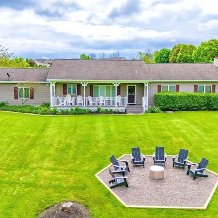 Relaxing Lakeview Retreat! Pool, Hot Tub, Firepit, Gameroom Perfect for Groups,