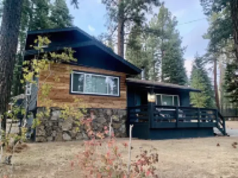 Multi-Family Vacation Bliss -Walk to Beach & Nature Trails Pet OK Hotels in Dollar Point