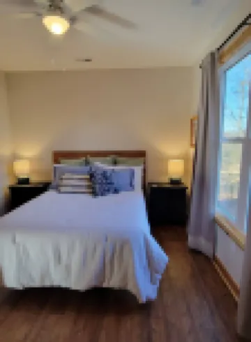 New cabin- access to horse trails, Pilot Mtn & Hanging Rock St. Pks