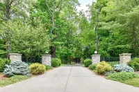 Modern farmhouse in the Woods with Amazing Views and Nature