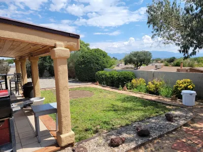 1 BEDROOM FOR RENT .  AMAZING MOUNTAIN & HOT AIR BALLOON VIEWS Hotels near Speedway