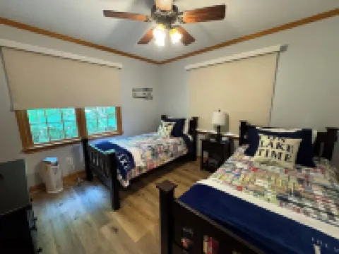 3 Bedroom Badin Lake Home Nestled in a Quiet Cove by Uwharrie National Forest Hotels in Eldorado
