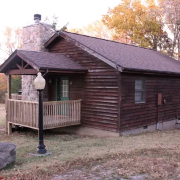 Winetrail Cabin - SIU, Giant City SP, Shawnee Forest, & Cedar Lake minutes away!