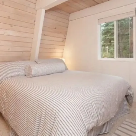 Modern and Private A-frame Near the Lake