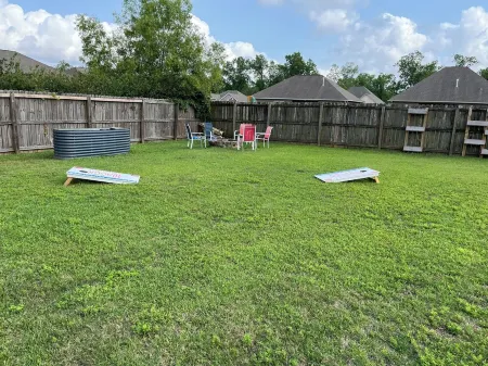 Family Privacy near Gulf Shores, Orange Beach, Fairhope. Private pool. Sleeps 20