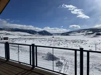 Brand New! Modern Organic Chalet Minutes from Town and the Resort