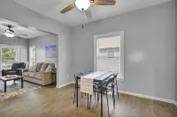 Lansing "Love Michigan" House, 10 minutes to MSU Campus