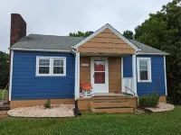 Little Blue Farmhouse Отели рядом с достопримечательностью «Lone Hickory Indoor Arena»