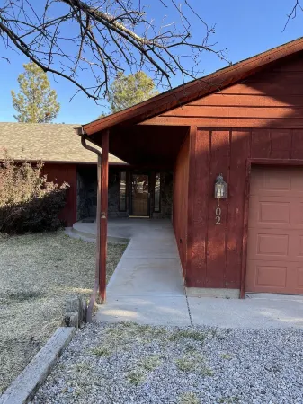 One level open concept home in the beautiful Ruidoso pines.