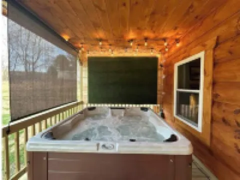 Chantilly Ridge. Hot Tub, Wifi, Near Blue Ridge Parkway Hotels in Piper Gap