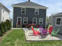 American Four-Square completely renovated, easy walk to the beach! 北安普敦縣酒店