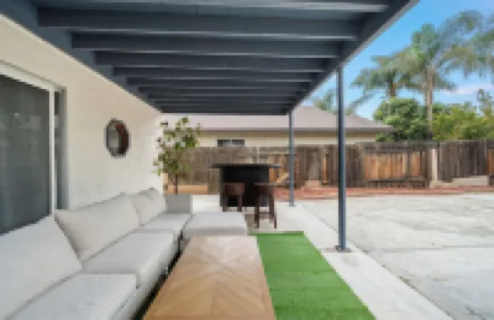 Spacious 4-Bd 2.5BTH Corporate Housing Near Hwy 99 with Plenty of Parking