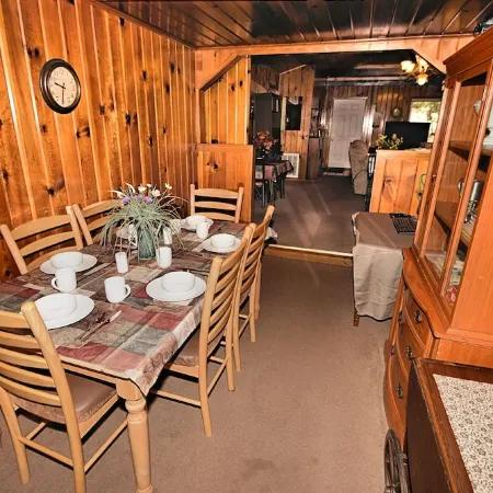 Twain Harte Vacation Rentals - Lake Member, Free WIFI, HD TV, Walk To Town/Lake