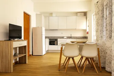B87 - Windmill 2 Bed Apartment in Odiaxere Hotels in Мешильоейра-Гранде