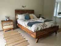 Hideaway By The Sea. 2 minute walk to the beach.  Free WIFI & LINEN