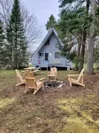 Close to Nature, Beaches, Hiking, Golf, Ski & Downtown