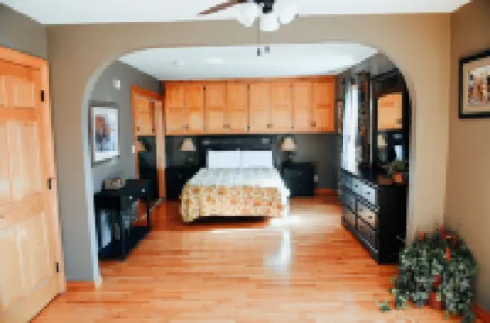 Townhome with Botanical Garden,  Pond, Pool Access, Arcade, and Theater