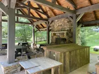 Fish Camp at Waterdance - Log Cabin On The River 함부르크 호텔