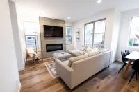 NEW mid- century modern 4bedroom oasis