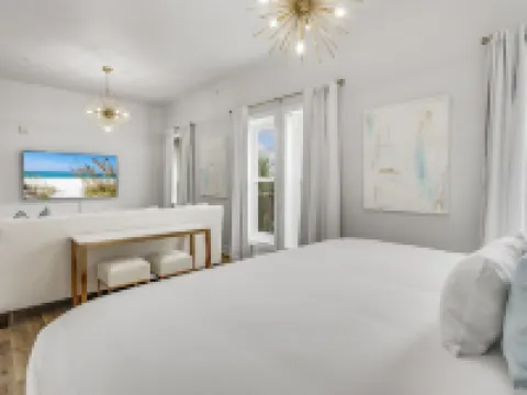 Luxurious Large Studio overlooking 30A nestled between Rosemary and Alys Beach Hotels in Rosemary Beach