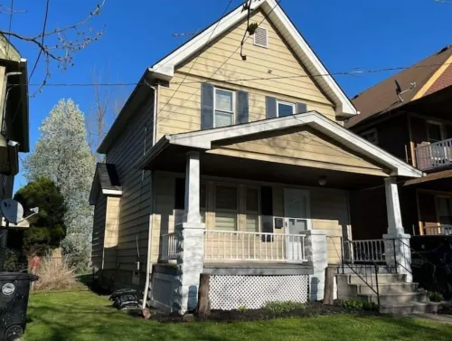 Trendy in Tremont, Lower CLE