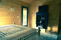 Black Bell Cabin - Fireplace - Mountain Top View - High Speed Internet