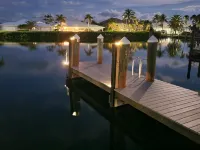 Key Colony Beach Vacation - Canal front 2 bedroom, 2 bathroom sleeps 4 with dock