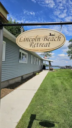 Hunter Special! Year Round Cabin.Booking for Winter and  Summer 2026! Sleeps 10