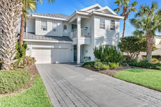 Cinnamon Beach House 6BR-6Ba PrivatePool Hot Tub Steps to the Beach Sleeps 18