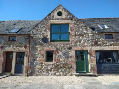 Swordale Stays. Self Catering Holiday Cottage in the Highlands of Scotland Отели в г. Дингуолл