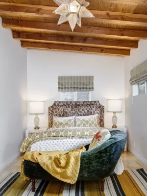 Cozy guesthouse in an urban nature