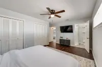 Fully Renovated House - Covered Parking - Fast Wi-Fi - Modern Tech Hotels near Valley House Gallery & Sculpture Garden