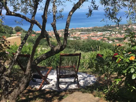 Vacation apartment with large natural stone terrace, sea view guaranteed