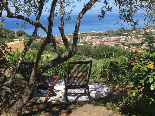 Vacation apartment with large natural stone terrace, sea view guaranteed