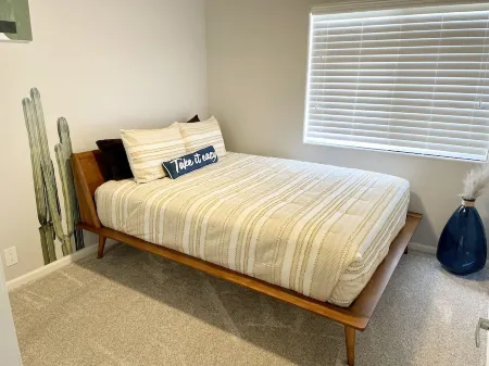 3bed 2bath House.  Private Pool and Spa. Close to Acrisure Center! Отели рядом с достопримечательностью «Индиан-Уэллс Теннис Гарден»