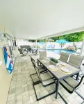 4 bedroom home with heated saltwater pool and hot tub. Close to the beach! Hotels near Bardmoor Promenade