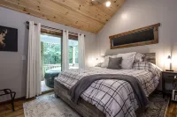Peaceful Modern Easy Access Murphy Cabin w/FiberOptic