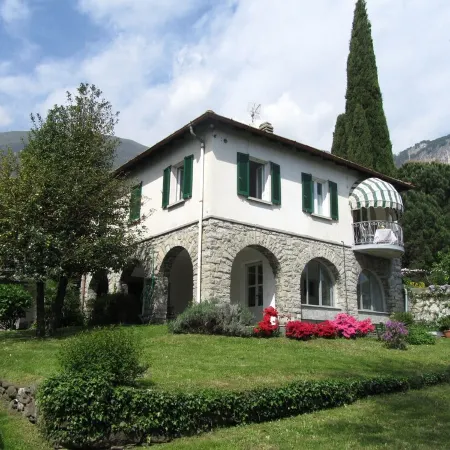 Situated in a beautiful & relaxing place on Lake Como,. Perfect family of 4.