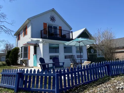 Lakefront 2 bedroom house between Rochester and Niagara Falls, NY