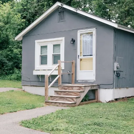 MaineStay Cottage #5 With Fireplace & Fully Stocked Kitchen in Hampden/Bangor