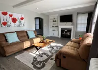 Cozy Updated Cottage Style Home near Historic distric in Middletown