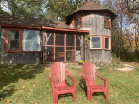 Gorgeous Hilltop Paradise with epic views and swimming pond