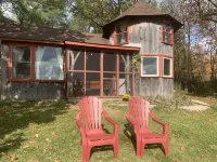 Gorgeous Hilltop Paradise with epic views and swimming pond