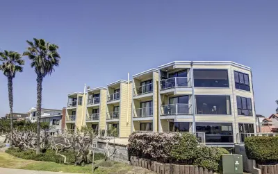 Ocean Front View - Steps from the beach! Hotels in Mission Beach