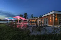 Luxuriös Ausgestattete Ferienwohnung für Max. 4 Personen. Pool, Strand und Sauna