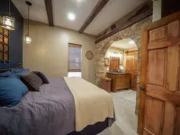 Cozy 3-Bedroom Grand Chalet in Delta, Colorado Hotels in Delta