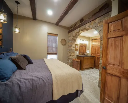 Cozy 3-Bedroom Grand Chalet in Delta, Colorado Hotels in Delta