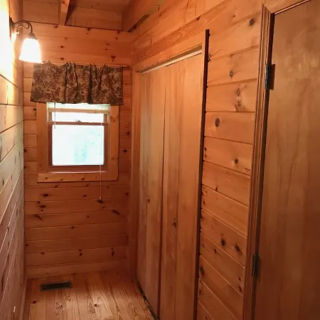 Mountain Deer Pass- A rustic mountain retreat on the Peacful Side of the Smokies