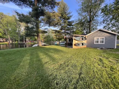 Waterfront!Outdoor living! Canoe kayaks paddleboard 60 ft dock Newly Renovated