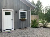 PET FRIENDLY The Barn Studio w/private bedroom